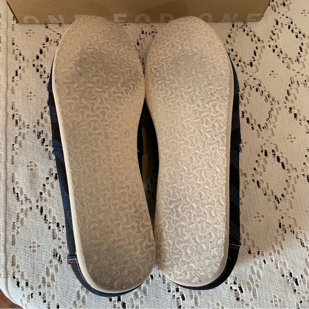 Toms Navy Chambray Stripe Canvas Flats - Picture 9 of 13